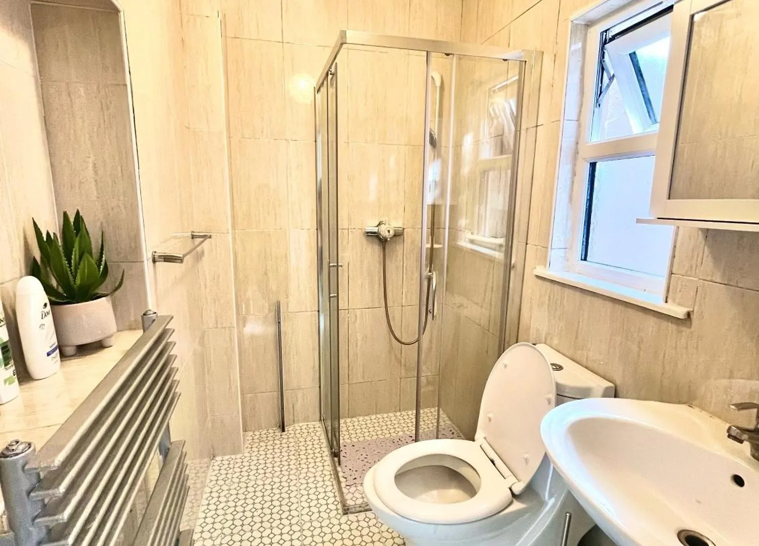 City Centre D1 - 2 Bedroom Spacious Modern Duplex House Dublin 0*,