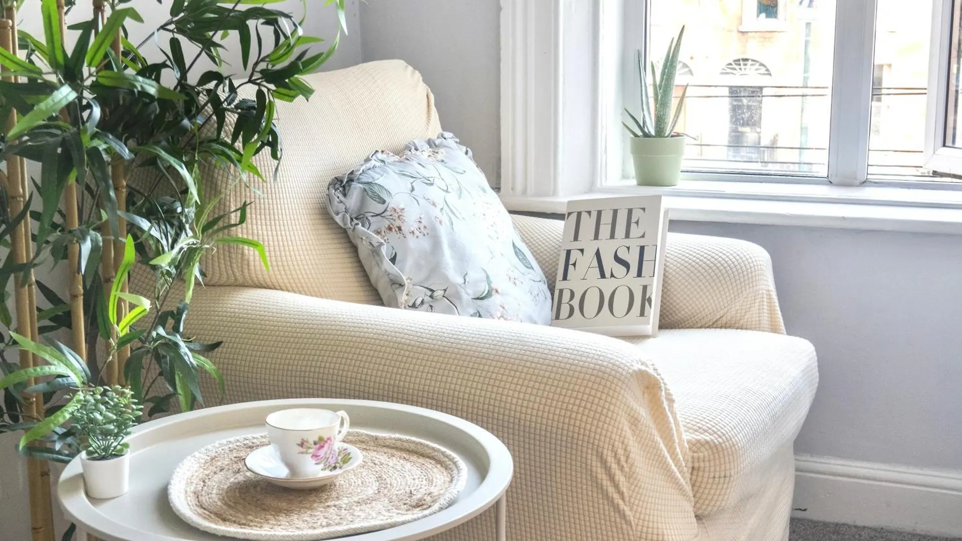City Centre D1 - 2 Bedroom Spacious Modern Duplex House Dublin 0*,