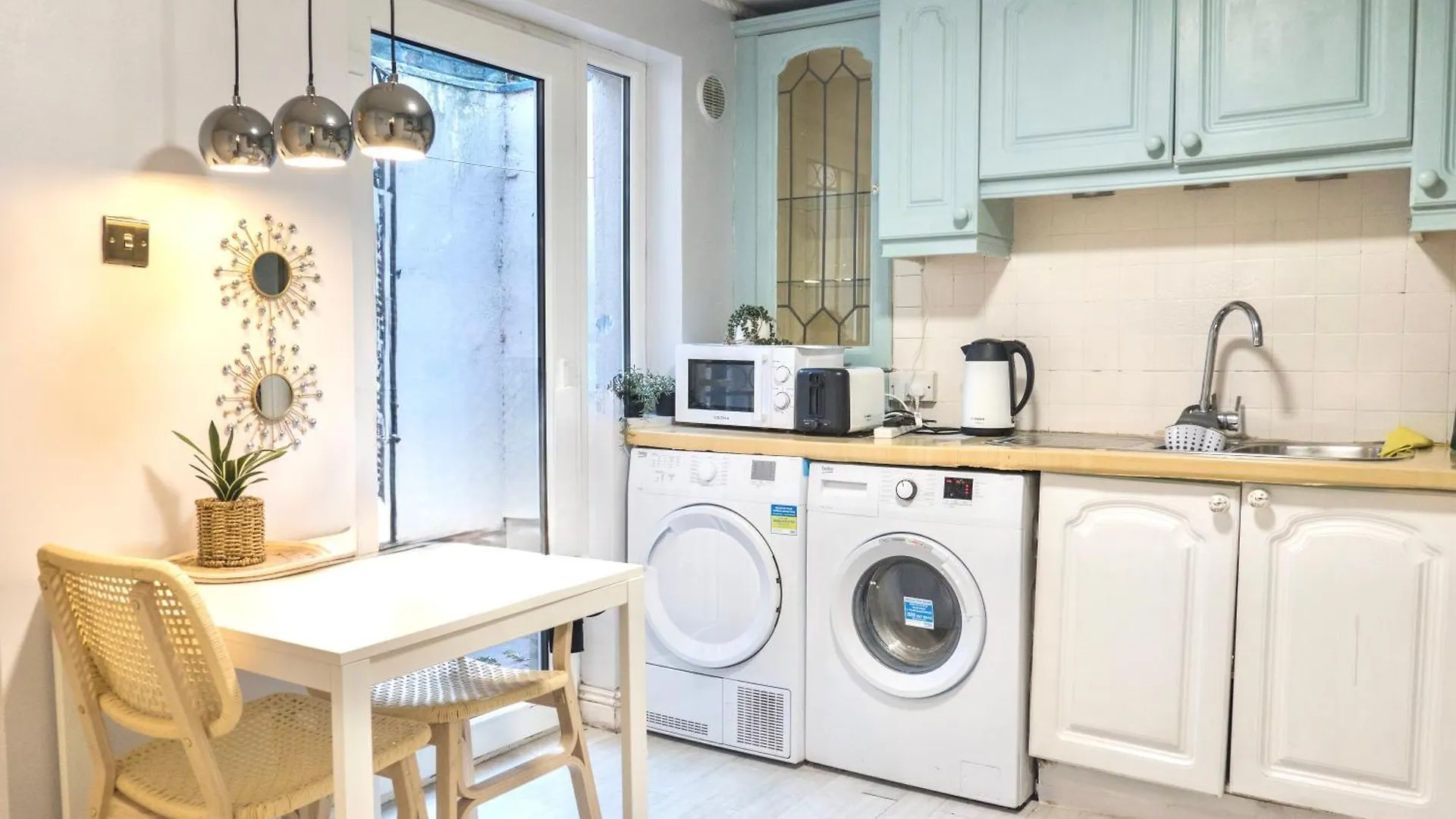 City Centre D1 - 2 Bedroom Spacious Modern Duplex House Dublin