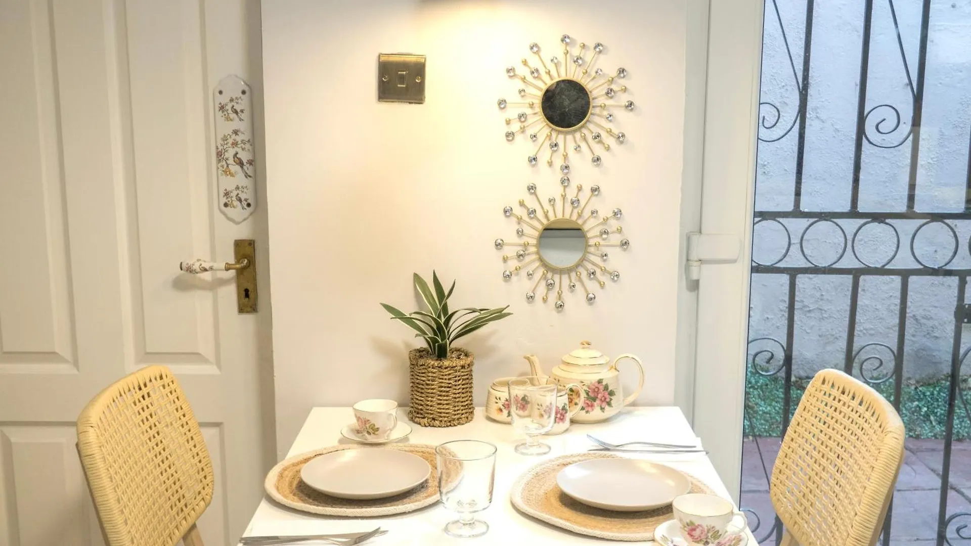 City Centre D1 - 2 Bedroom Spacious Modern Duplex House Dublin